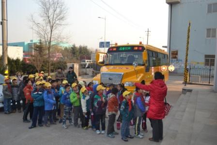 小學(xué)生科技節(jié)參觀文達通