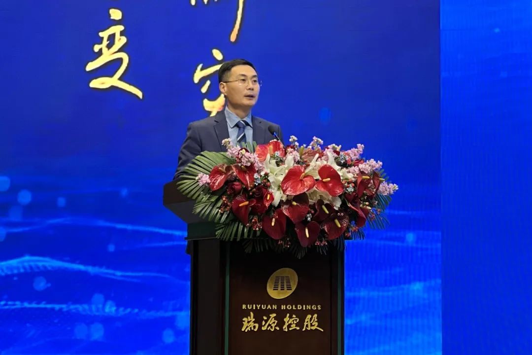 融合聚變，創(chuàng)新突破丨智慧產(chǎn)業(yè)集團(tuán)2022年度總結(jié)暨表彰大會順利召開