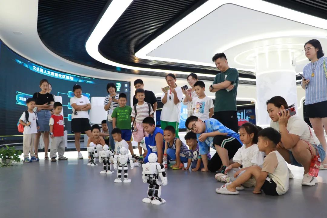 知無央，愛無疆丨科普研學(xué)，走進(jìn)文達(dá)通股份數(shù)字城市展館