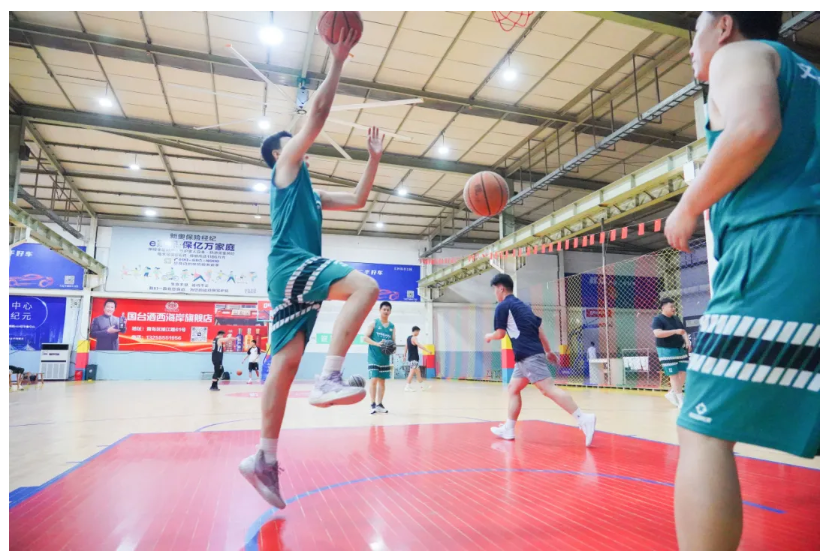 文達(dá)通股份“WIN籃球俱樂部”與青島西海岸新區(qū)中心醫(yī)院籃球隊(duì)友誼賽圓滿舉辦