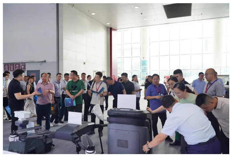 文達(dá)通股份攜”數(shù)智物業(yè)全鏈解決方案”亮相中國物博會(huì)，“AI+機(jī)器人”定義智慧物業(yè)新標(biāo)桿