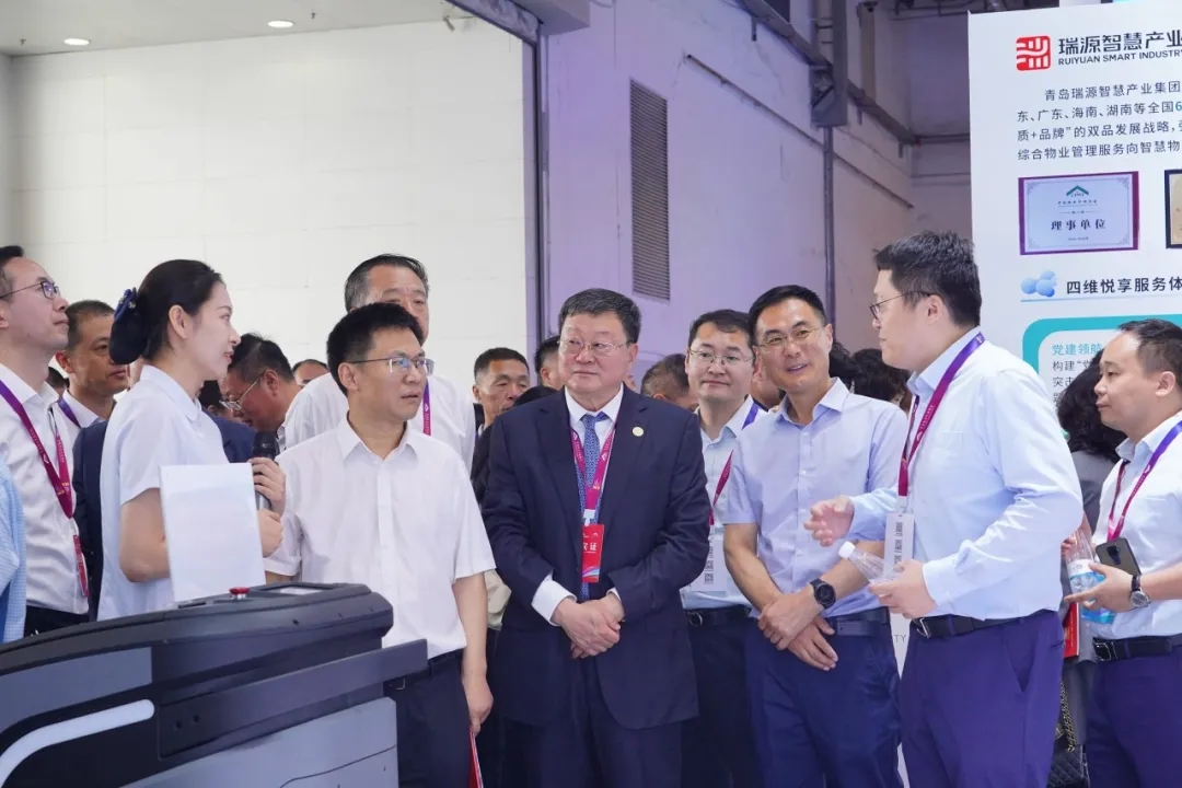 文達(dá)通股份攜”數(shù)智物業(yè)全鏈解決方案”亮相中國物博會(huì)，“AI+機(jī)器人”定義智慧物業(yè)新標(biāo)桿