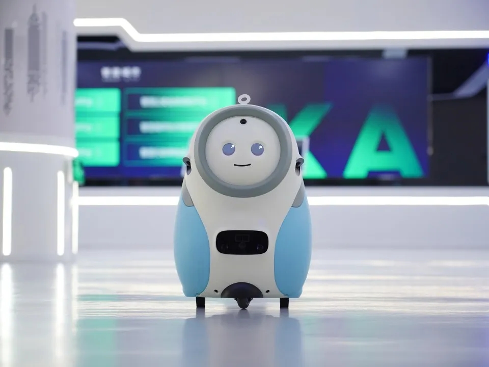 文達(dá)通股份發(fā)布全場景服務(wù)機(jī)器人矩陣:從清潔安防到情感陪伴的“端到端”智慧服務(wù) 文達(dá)通股份發(fā)布全場景服務(wù)機(jī)器人矩陣:從清潔安防到情感陪伴的“端到端”智慧服務(wù)