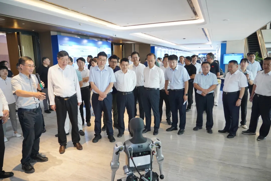 文達(dá)通股份攜“問道機(jī)器人”系列產(chǎn)品亮相山東省數(shù)字住建交流研討會 文達(dá)通股份攜“問道機(jī)器人”系列產(chǎn)品亮相山東省數(shù)字住建交流研討會